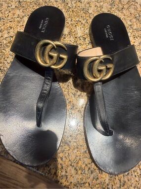 Gucci Black Leather Sandals with Gold Double GG Hardware size 8